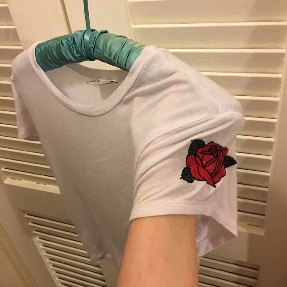 White rose t-shirt